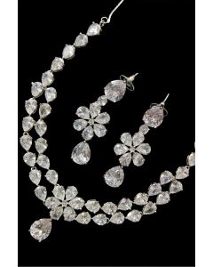 White Zirconia Studded Necklace Set