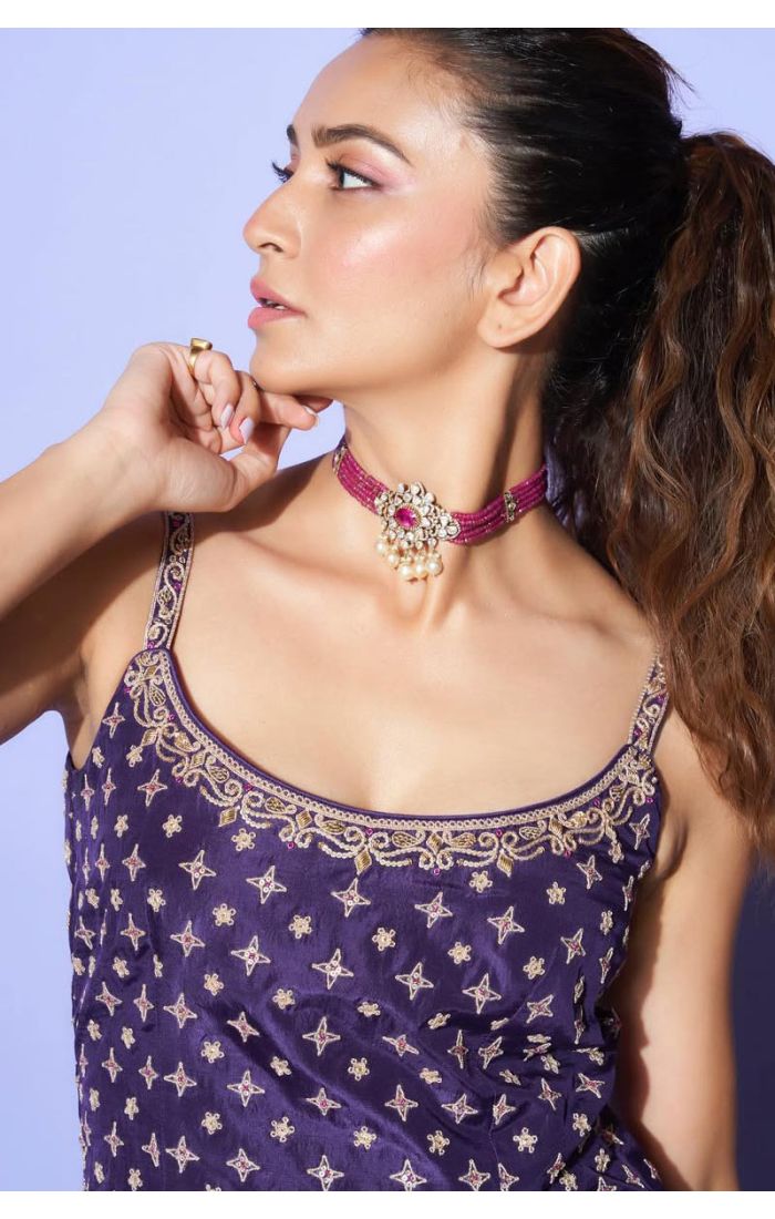 Close-up of neckline embroidery with zari detailing – SALA5715