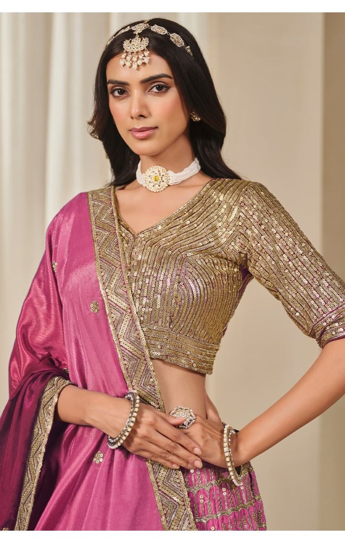  Close-up of embroidery on lehenga and blouse
